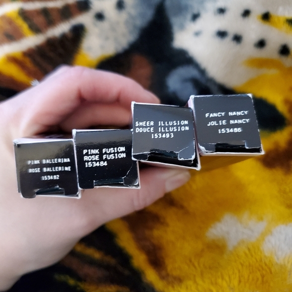 13 Mary Kay ultimate lip gloss - Picture 5 of 7